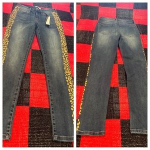 NWT Mashed Potatoes The Ruby Lou denim size 7/27
Mid Rise Skinny 
Inseam 28”